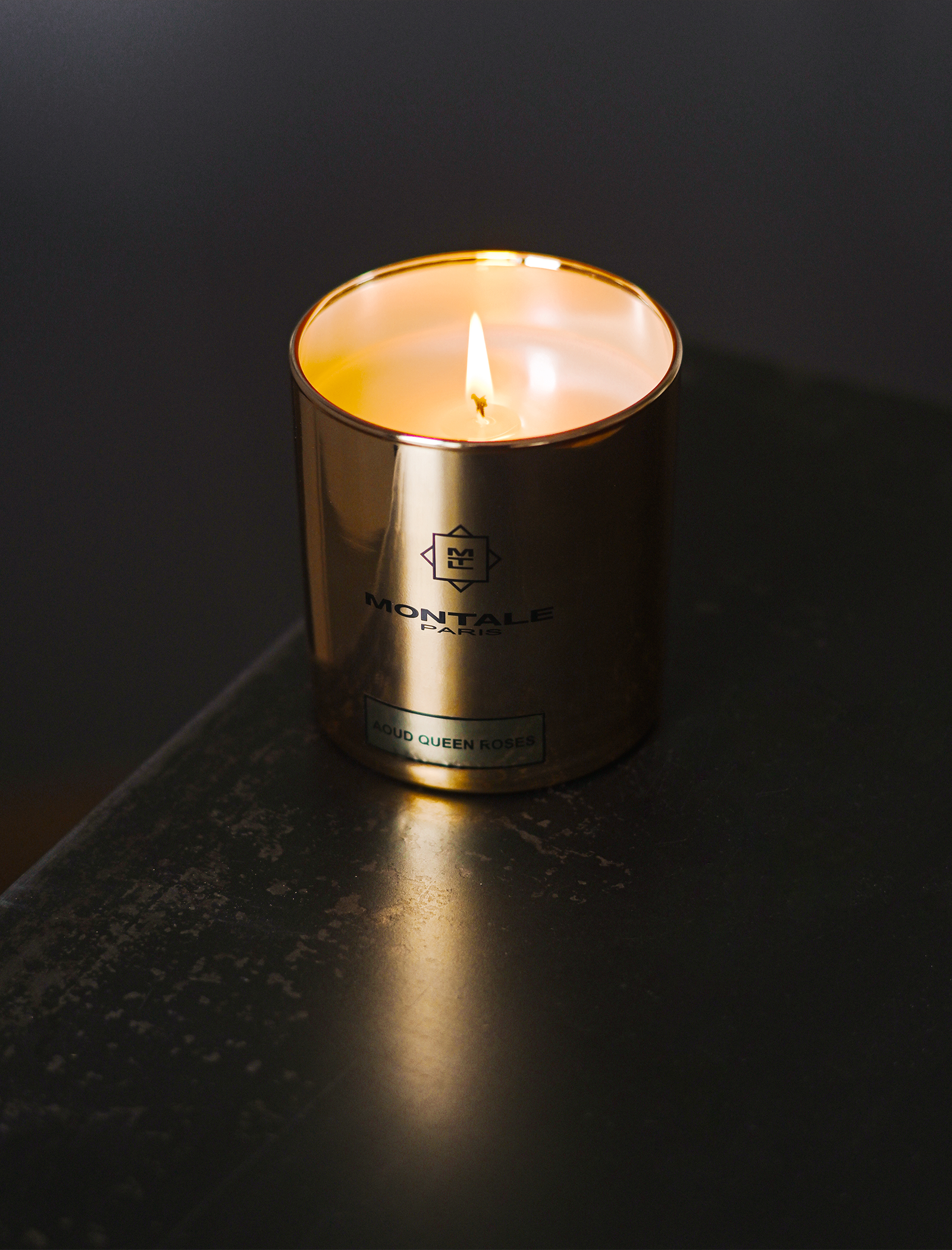 Aoud Queen Roses candle